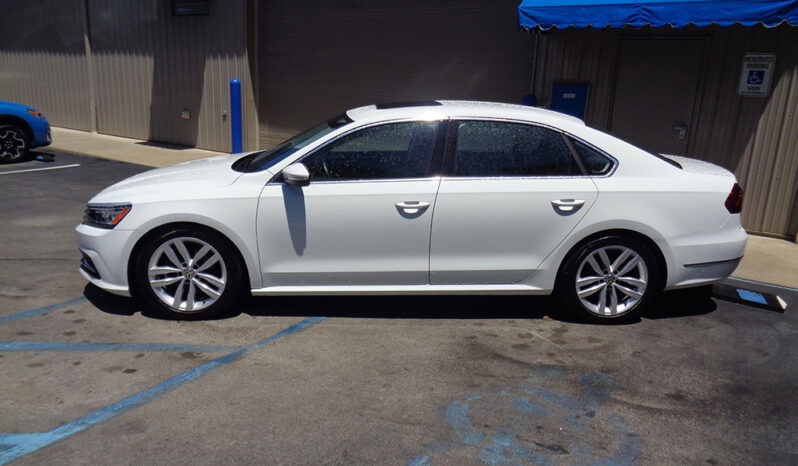 VOLKSWAGEN PASSAT SE TECHNOLOGY full