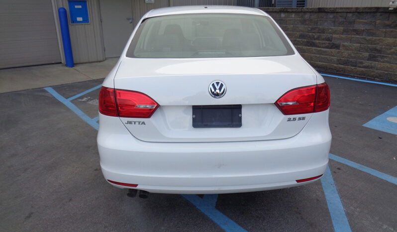 VOLKSWAGEN JETTA SE full