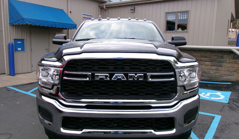 RAM 2500 TRADESMAN REG CAB 8′ BED full