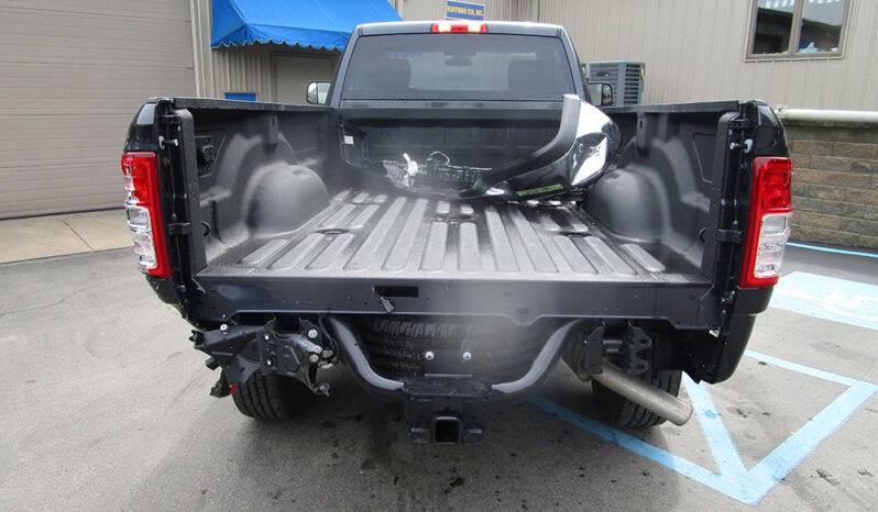 RAM 2500 TRADESMAN REG CAB 8′ BED full