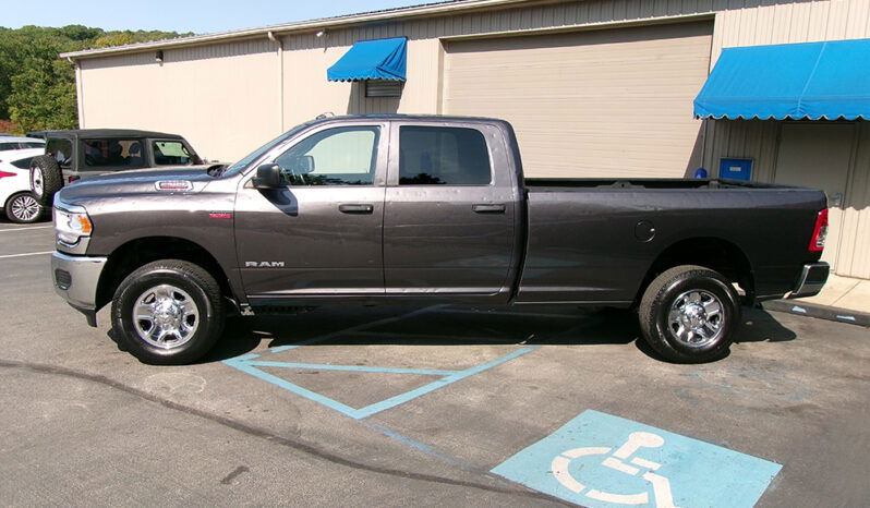 RAM 2500 TRADESMAN CREW CAB 8′ BED full