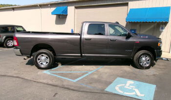 RAM 2500 TRADESMAN CREW CAB 8′ BED full