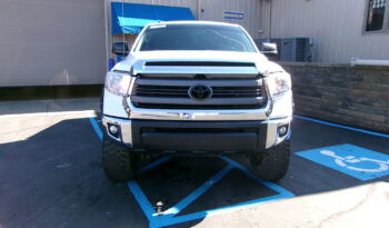 TOYOTA TUNDRA SR5 CREWMAX CAB full