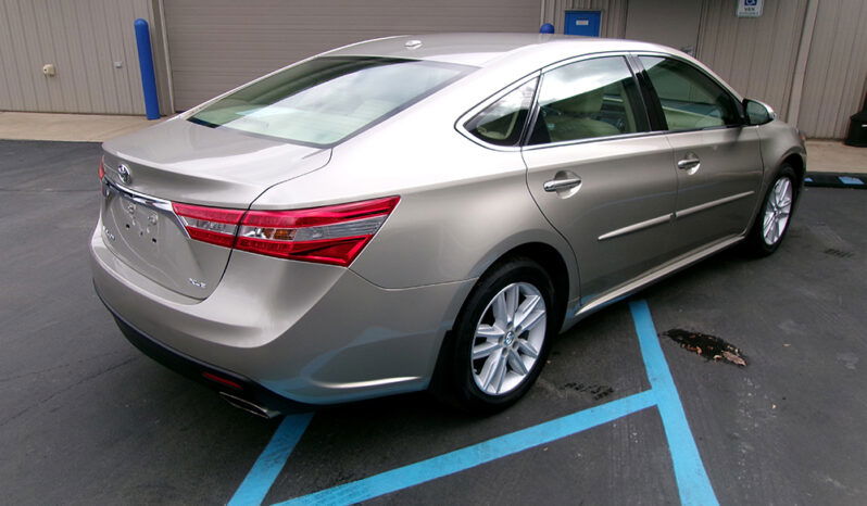 TOYOTA AVALON XLE full