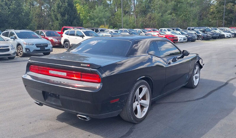 DODGE CHALLENGER SRT-8 full