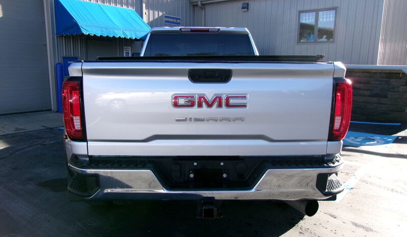 GMC SIERRA 3500 CREW CAB 8′ BED DUALLY full