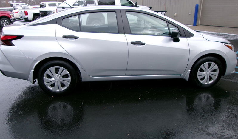 NISSAN VERSA S full