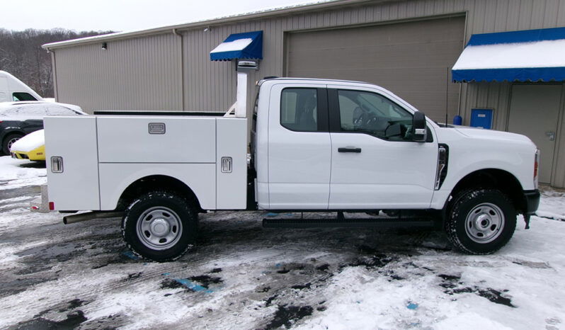 FORD F-350 XL SUPERCAB UTILITY BED full