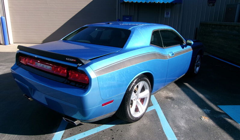 DODGE CHALLENGER SRT-8 full