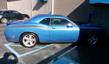 DODGE CHALLENGER SRT-8 full