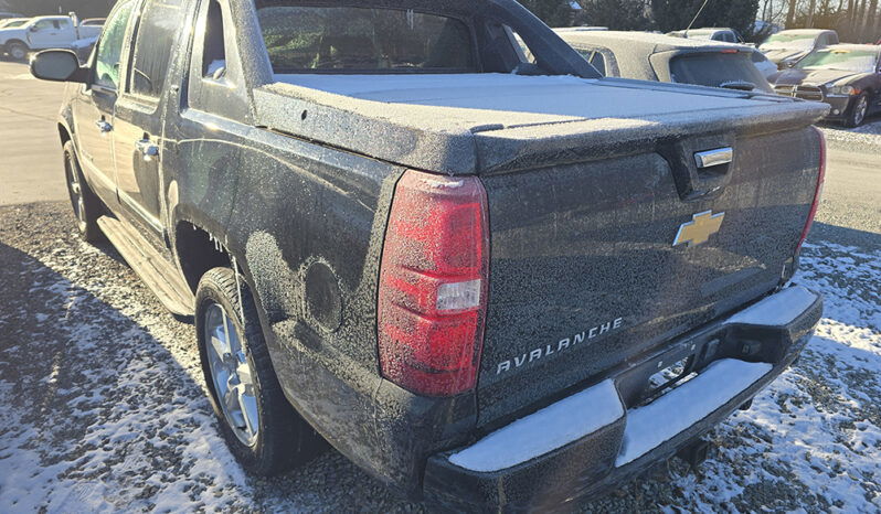 Chevrolet Avalanche LTZ full