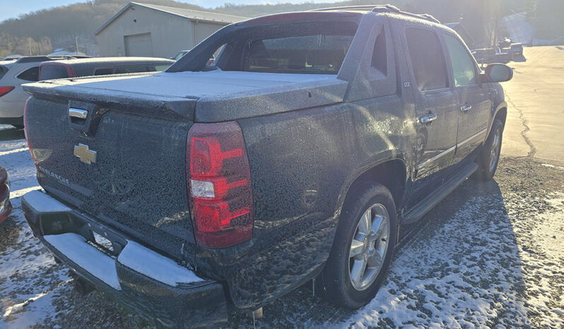 Chevrolet Avalanche LTZ full