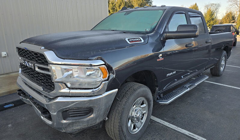 RAM 2500 TRADESMAN CREW CAB 8′ BED full