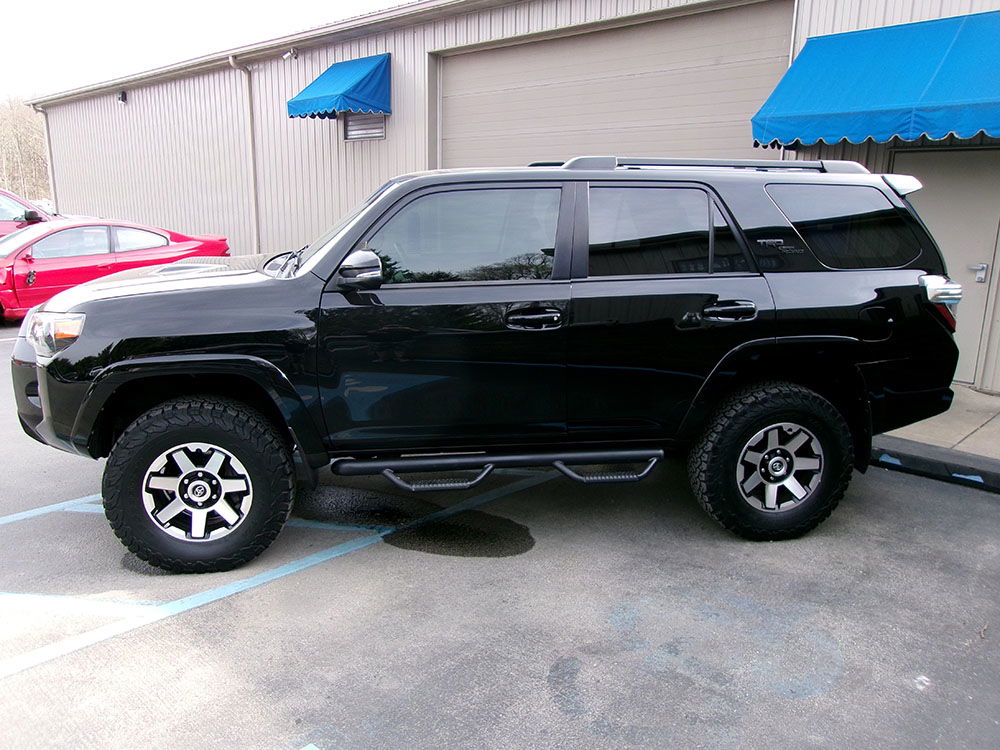 2018 Toyota 4Runner Off-Road Premium - Image 2